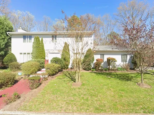 21 Linden Avenue, Kings Park, NY 11754