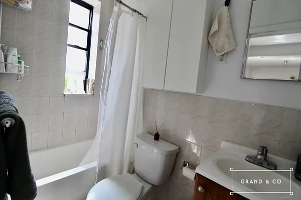 Rented by Grand & Co. | media 17