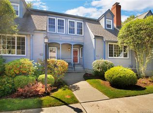 162 Glengarry Rd, Fairfield, CT 06825