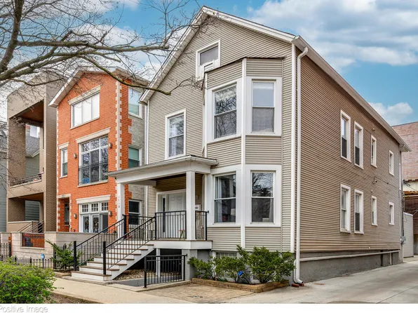 1718 W Roscoe St, Chicago, IL 60657