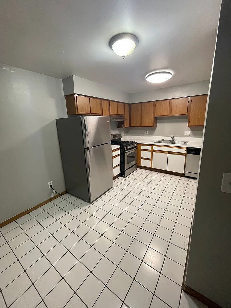 OSU Gateway 4 & 5 bedroom 2 full bath apartments — Photo 1