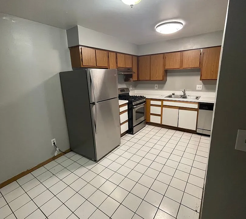 72 Chittenden Ave
