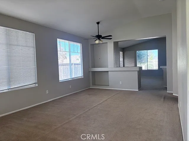 3 bed, 1639 sqft, $3,500 — Photo 2