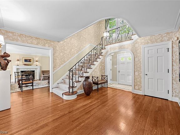 3rd image of 2742 Belvoir Blvd