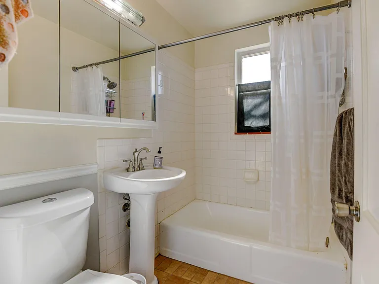 1427 N Jasmine St — Photo 13