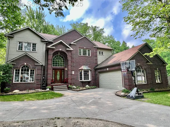 72 Northwood Ln, Sandusky, MI 48471