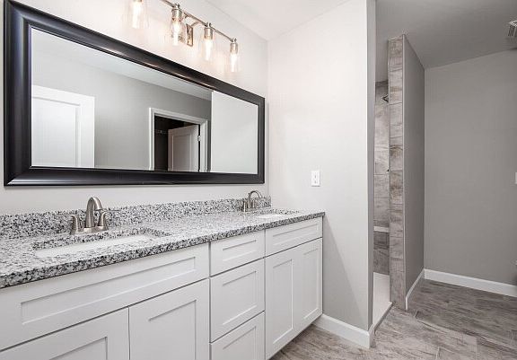 5th image of 18 Serenade Ln #18