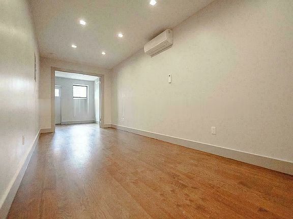 4th image of 98 Meserole St APT 2R