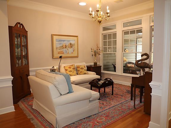 5th image of 5610 Chelon Ave