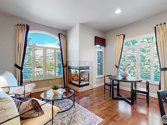 3rd image of 8236 Hidden Cove Ct