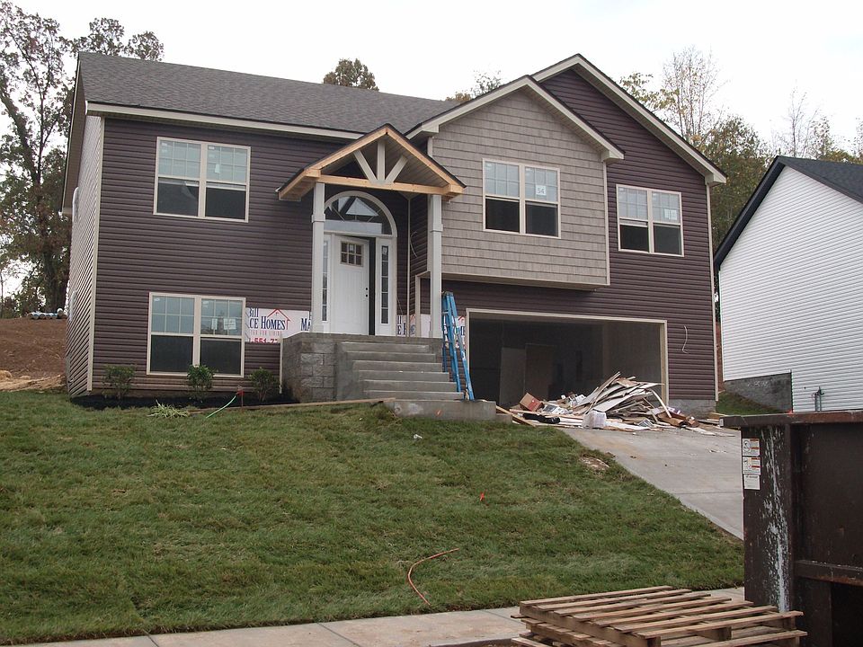 1st image of 54 Chestnut Dr