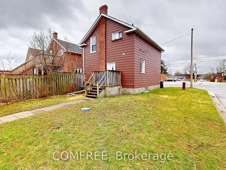 1405 King St E — Photo 25