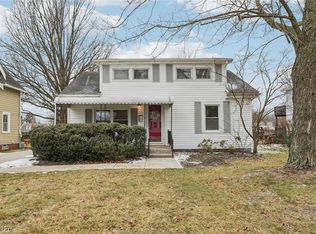 4264 W 224th St, Fairview Park, OH 44126