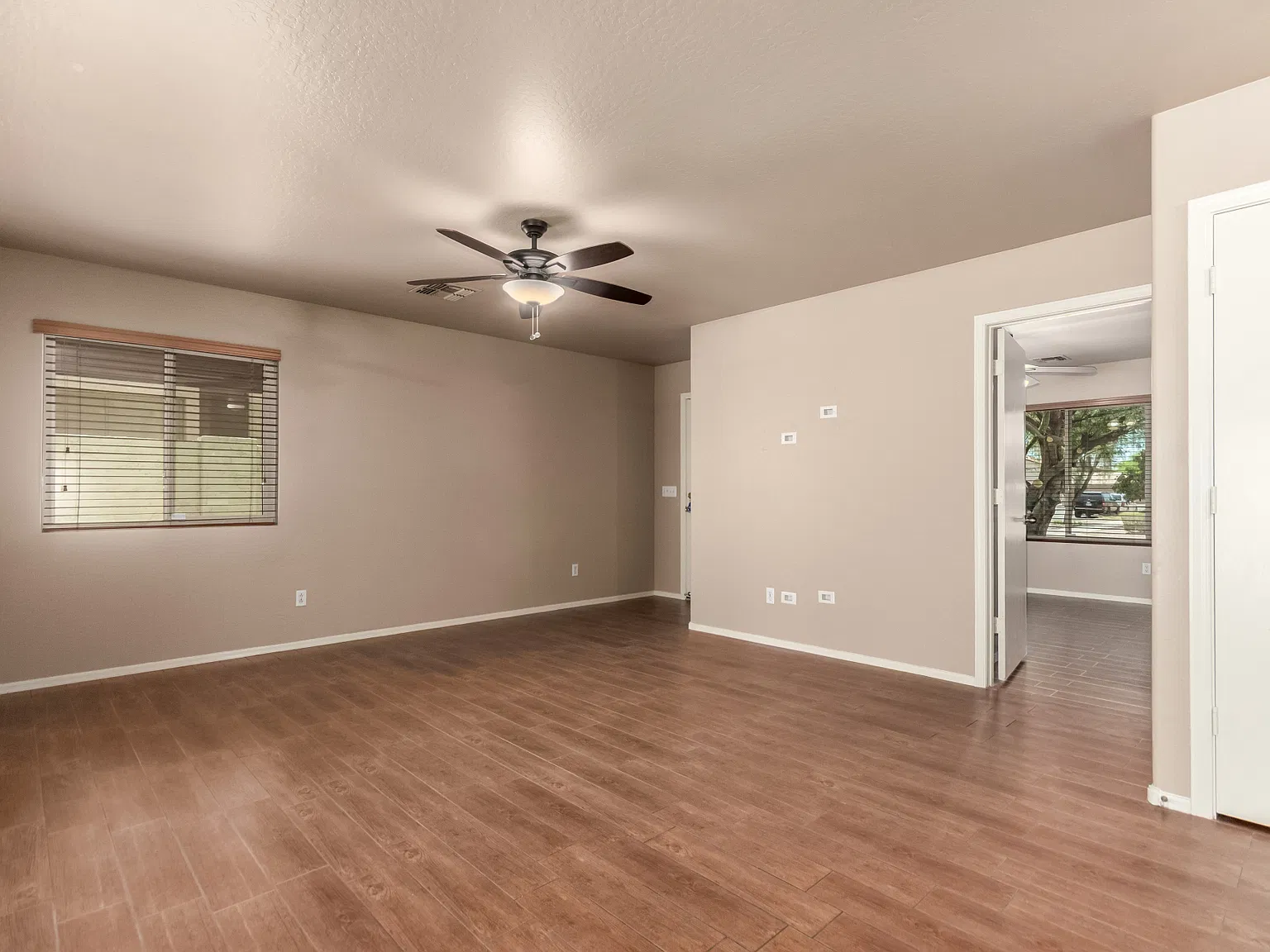 3 bed, 1131 sqft, $1,995 — Photo 3