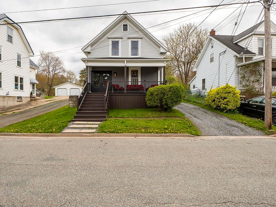 1st image of 154 Chestnut St