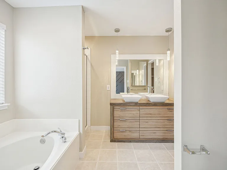 1001 Margaret Dr — Photo 15