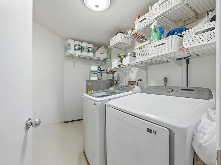 1915 Lavers Cir E #508 — Photo 21