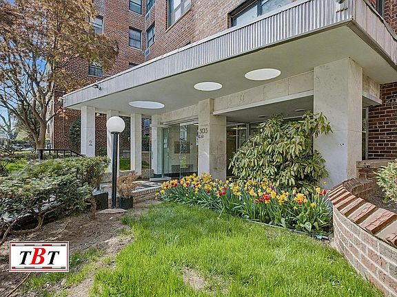 3rd image of 303 Beverly Rd #10G