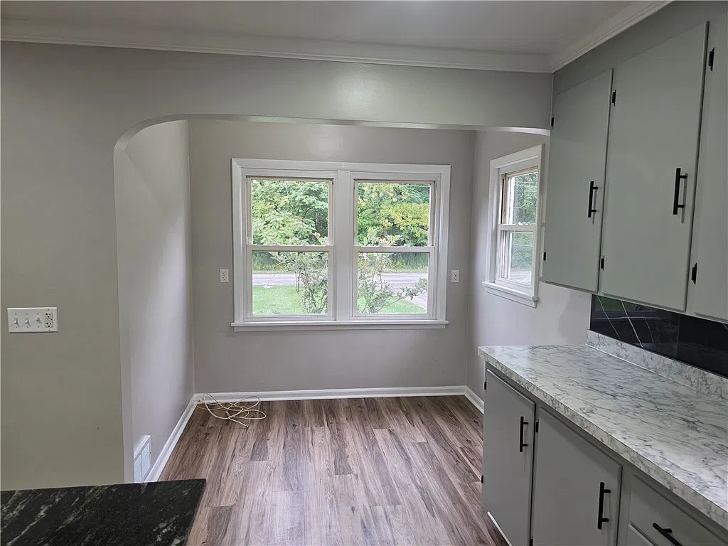 2 bed, 1.0 bath, 1000 sqft, $1,975 — Photo 2