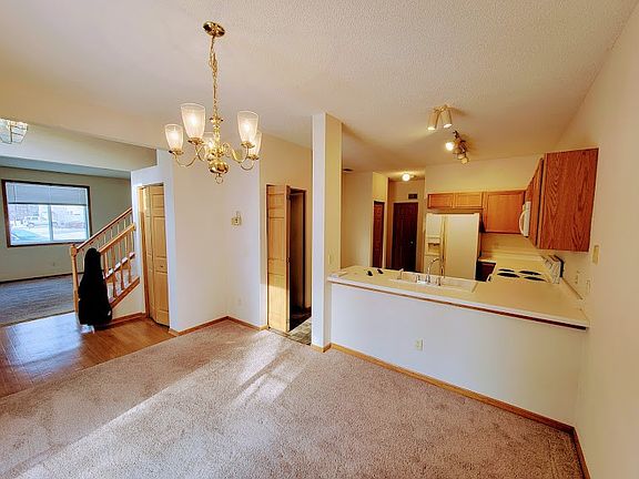 5th image of 689 Kingfisher Ln APT F