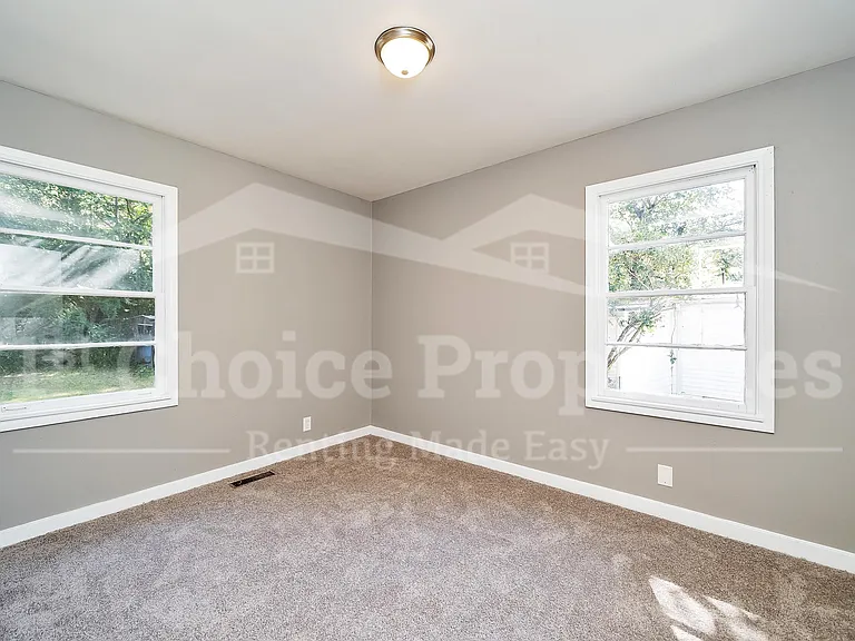 821 Alden Ave — Photo 5
