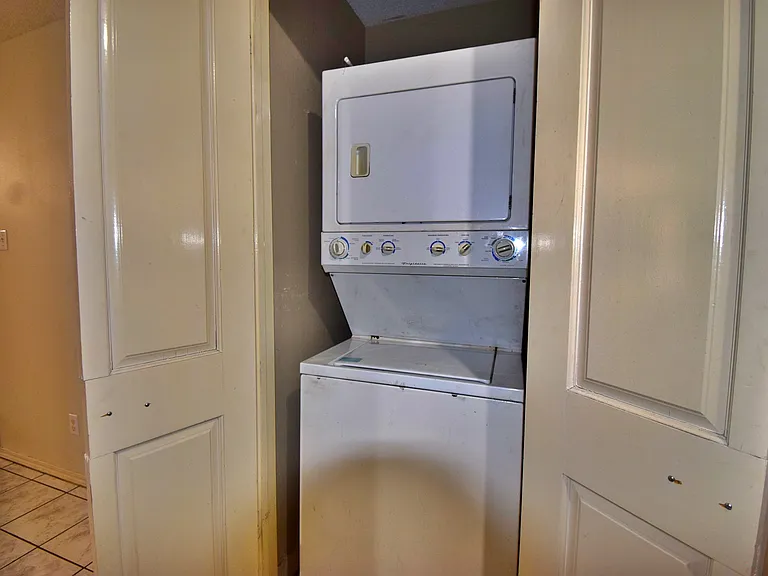 2210 W Elisa Ln — Photo 9