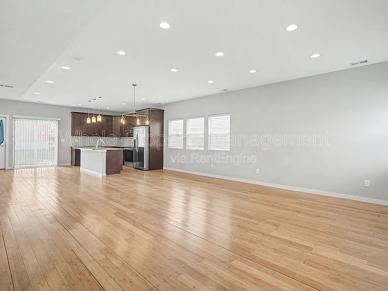 5803 Poplar St — Photo 6