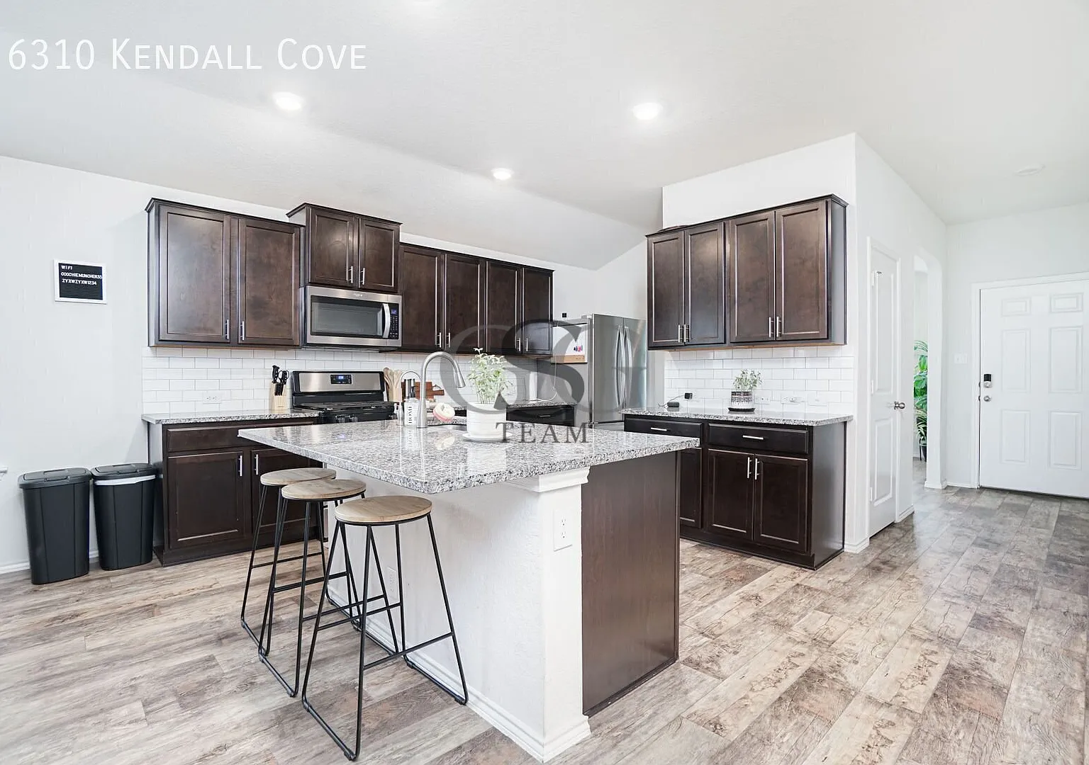 Move In Ready — Photo 4