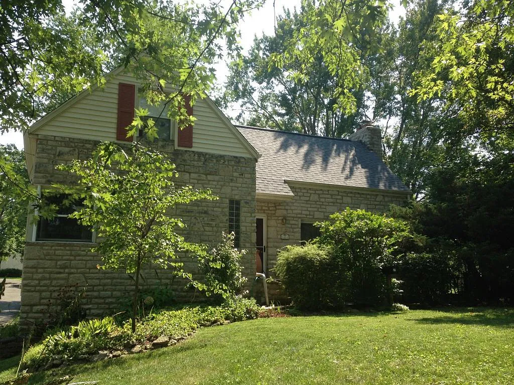 21 Elmwood Dr photo 1
