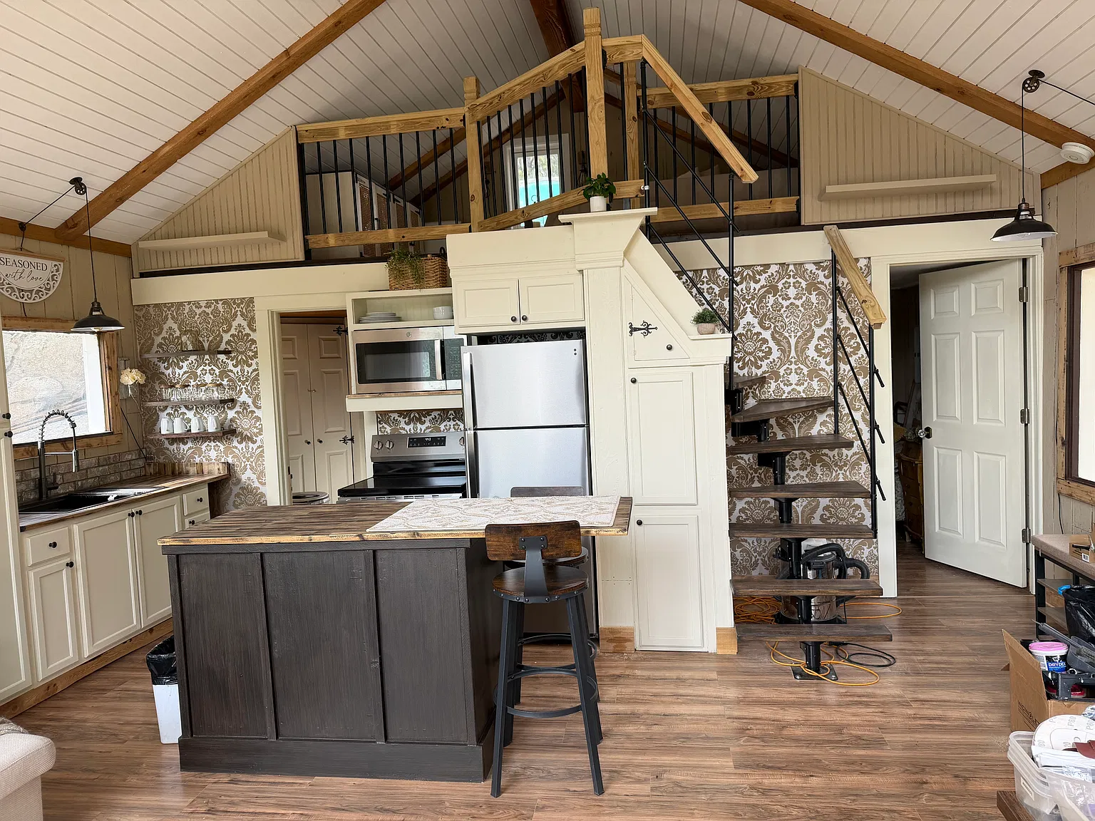 2 bed, 740 sqft, $3,500 — Photo 4