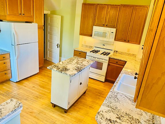 Kitchen with gas range