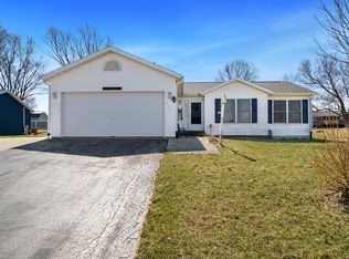 227 Meadow Dr, Orangeville, IL