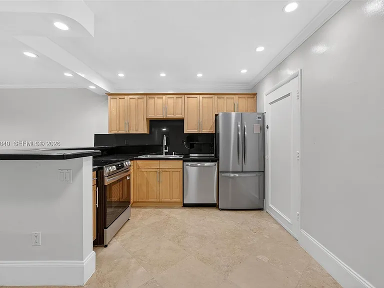 7477 SW 82nd St #C213 — Photo 8