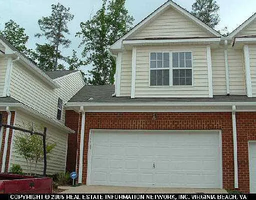 4559 Beacon Hill Dr — Photo 1
