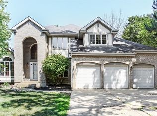 467 N Elmwood Ave, Addison, IL 60101