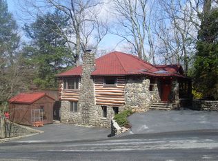 40 Woods Rd, Greenwood Lake, NY 10925