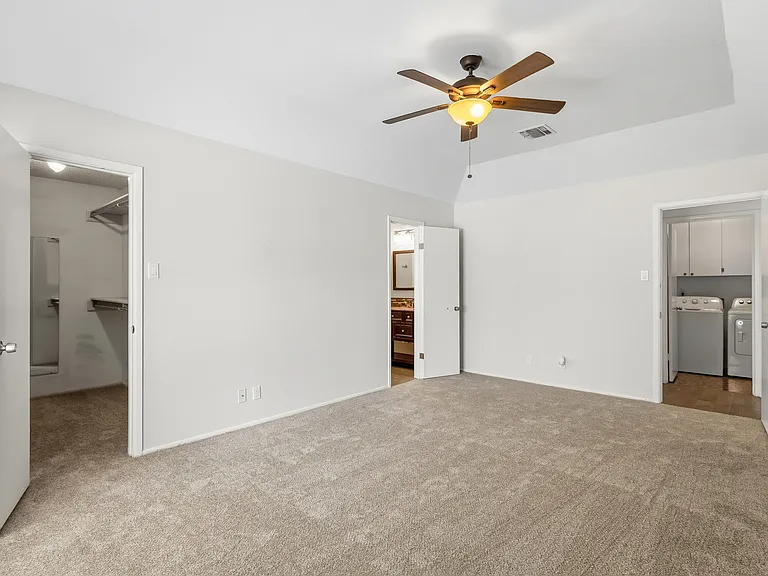 1710 Whitehaven — Photo 12