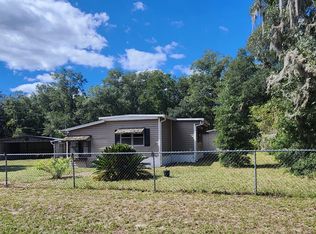 209 Maltas Ave, Interlachen, FL 32148