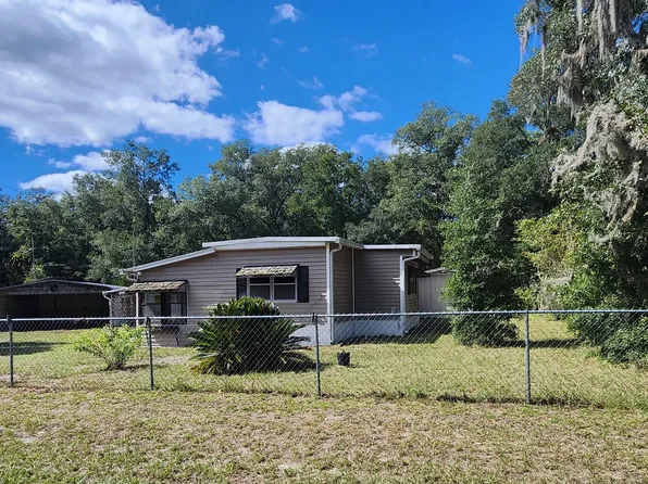 209 Maltas Ave, Interlachen, FL 32148