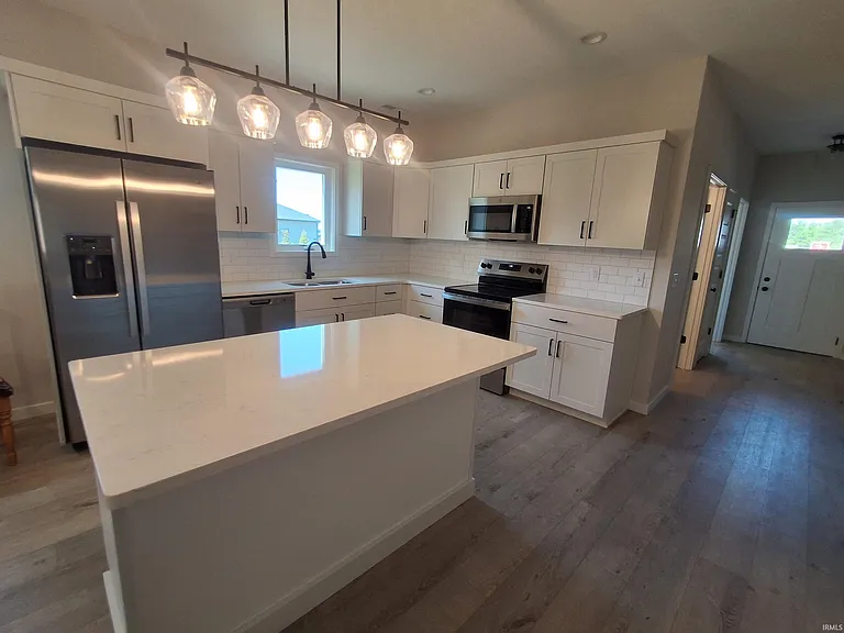 1002 Emilee Ct — Photo 6