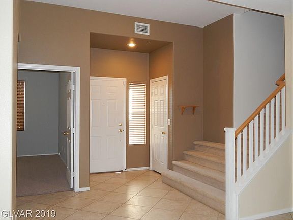3rd image of 2532 Wellworth Ave