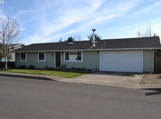 4417 Glenview Ave, Tillamook, OR 97141