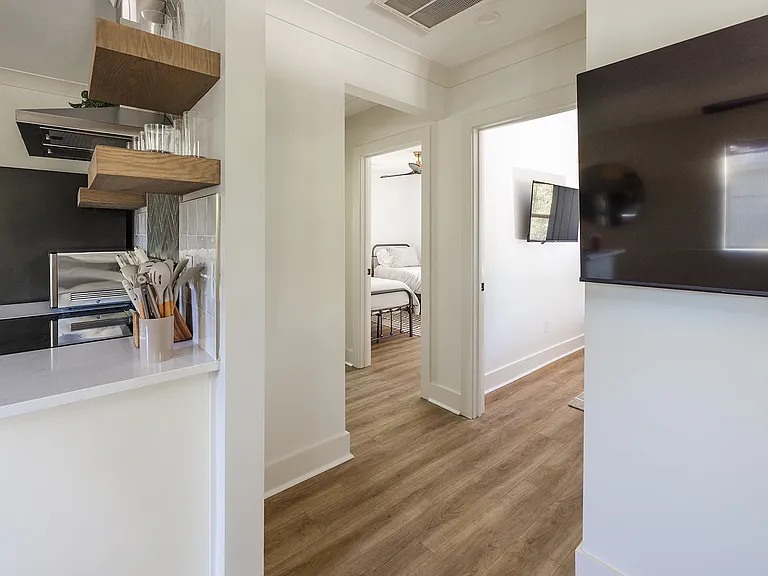 4411 Bixby Ln — Photo 12