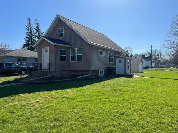 402 2nd St SE, Renville, MN 56284