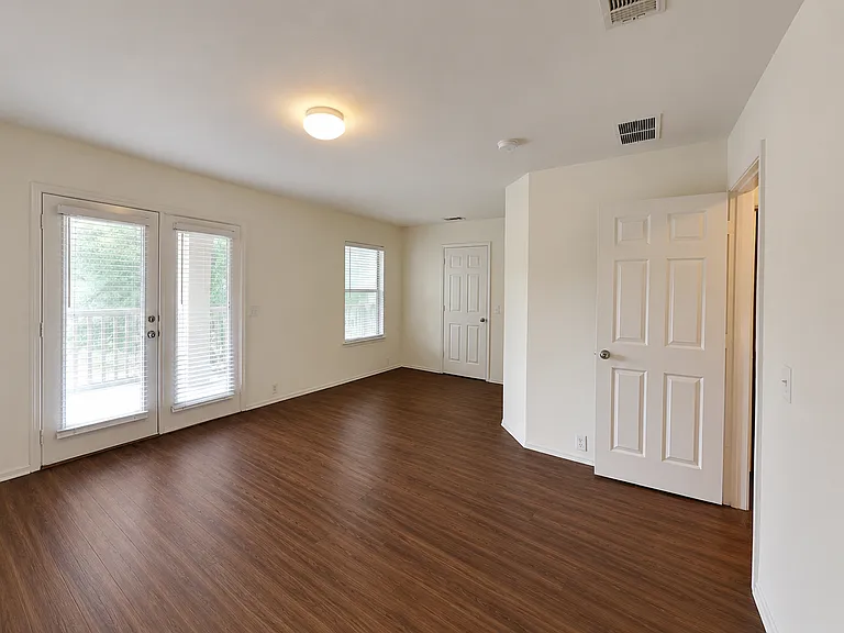 10661 Traymore Dr — Photo 13