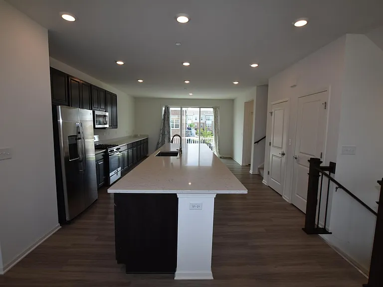 2945 Showplace Dr — Photo 8