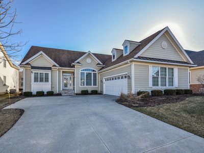(Undisclosed Address), South Barrington, IL, 60010
