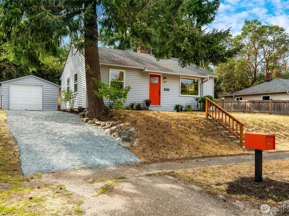 9819 32nd Ave SW, Seattle, WA 98126