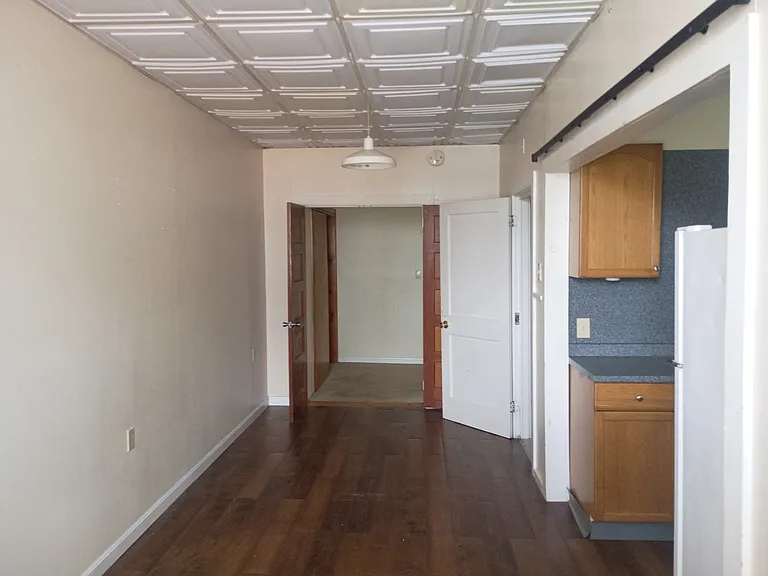 18 West St #1 — Photo 3