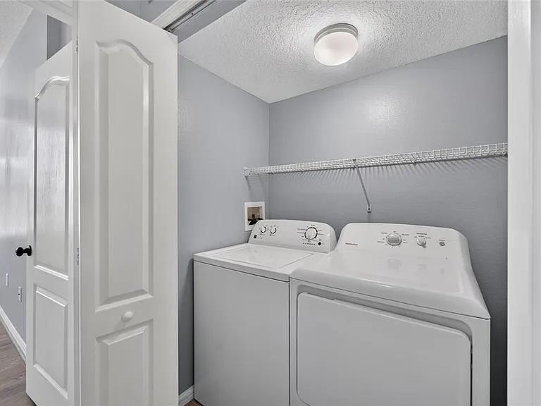 3186 Bayshore Oaks Dr — Photo 41